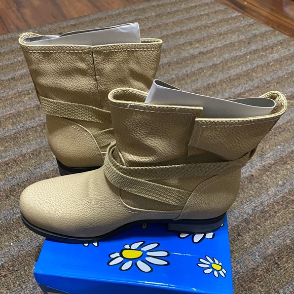 New Beige Biker Boot - Picture 3 of 6